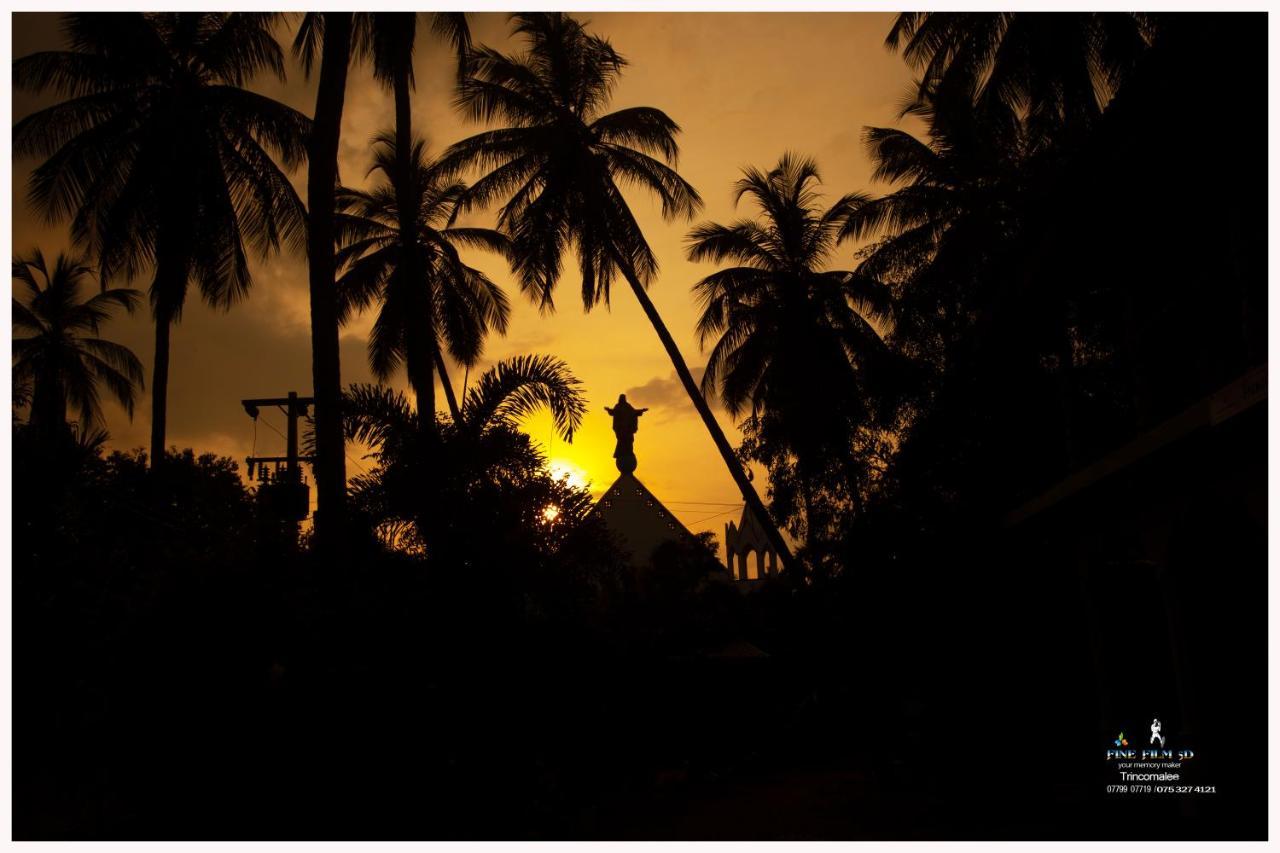 French Garden Resort Uppuveli Exterior photo